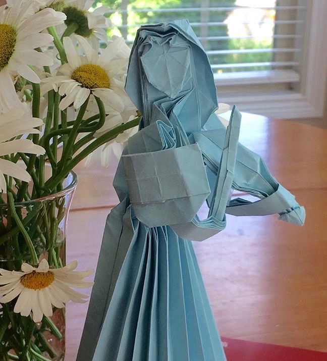 origami (ȯr-ə-ˈgä-mē)